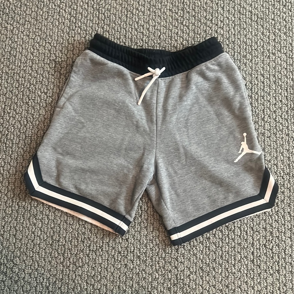 Boys Jordan sweat shorts size Small